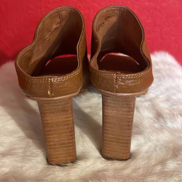 LISA LECROY Tan Brown Woven LEATHER Mules Open Toe Wood HEELS 9M! - Picture 3 of 7